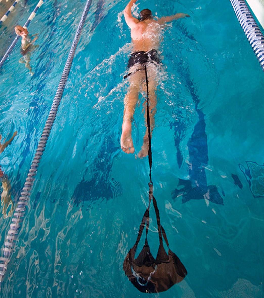 دوره های آموزش شنا در خمینی شهر - کلاس آموزش شنا - آموزش شنا بزرگسالان | آکادمی شنا خمینی شهر